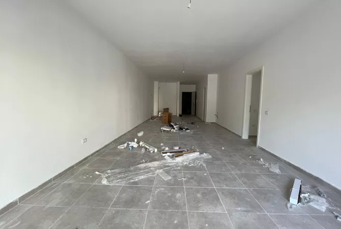 Ambient zyrash per qira prane Radisson tek Liqeni i Thate.