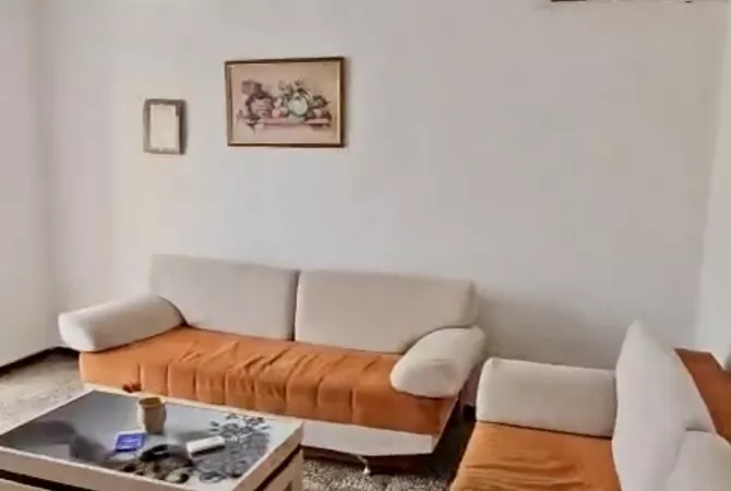 Apartament 1+1 per shitje tek Pazari i Ri tek Rruga Tefta Tashko Koco. 