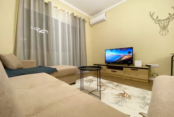 Apartament 1+1 per qira prane Toptanit ne Qender.