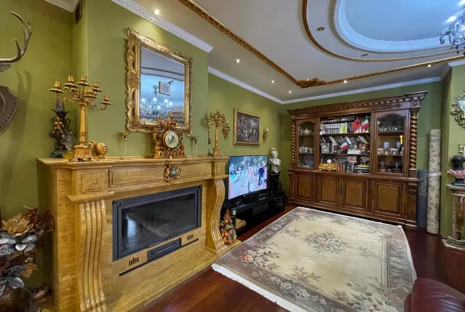 Shtepi ne shitje Apartament ne Tirane, 3+1, Mobilimi E mobiluar, Pagesa 650,000  Euro.