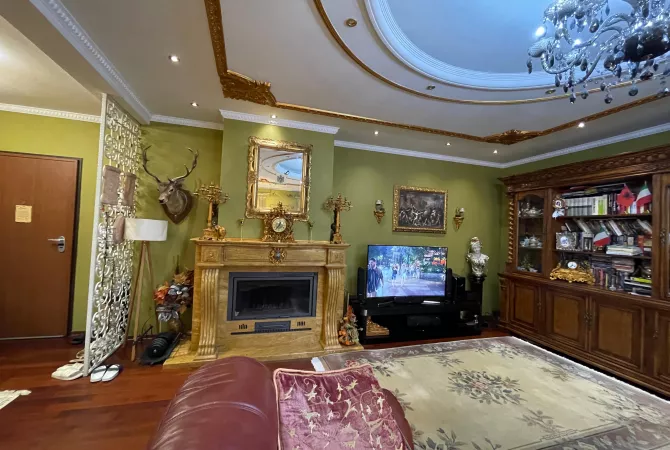 Shtepi ne shitje Apartament ne Tirane, 3+1, Mobilimi E mobiluar, Pagesa 650,000  Euro.