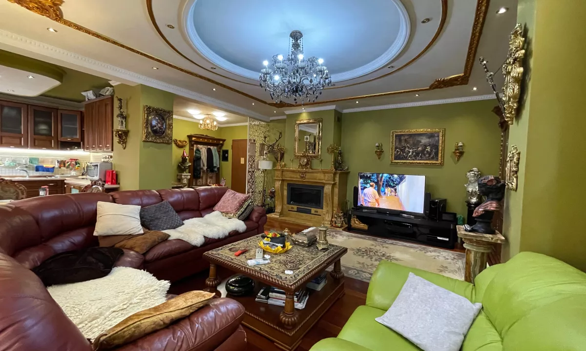 Shtepi ne shitje Apartament ne Tirane, 3+1, Mobilimi E mobiluar, Pagesa 650,000  Euro.