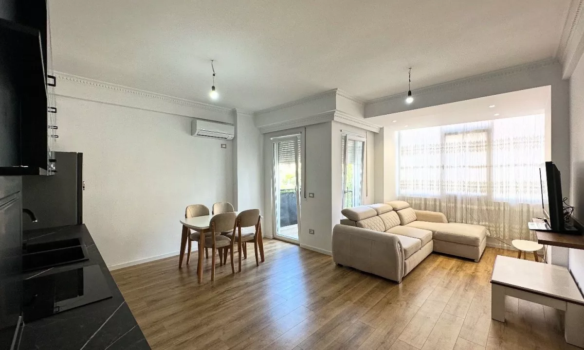 Shtepi ne shitje Apartament ne Tirane, 2+1, Mobilimi E mobiluar, Pagesa 190,000  Euro.