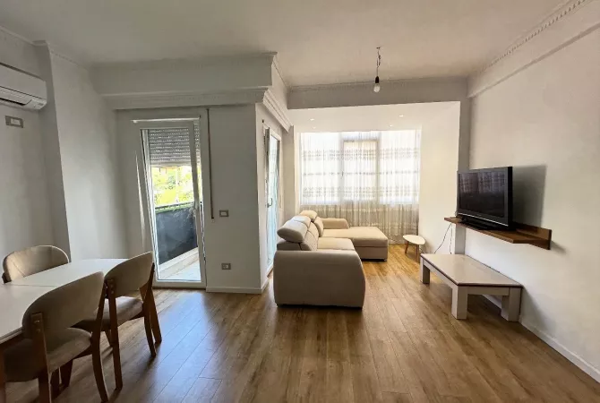 Shtepi ne shitje Apartament ne Tirane, 2+1, Mobilimi E mobiluar, Pagesa 190,000  Euro.