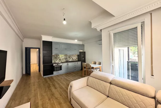Shtepi ne shitje Apartament ne Tirane, 2+1, Mobilimi E mobiluar, Pagesa 190,000  Euro.