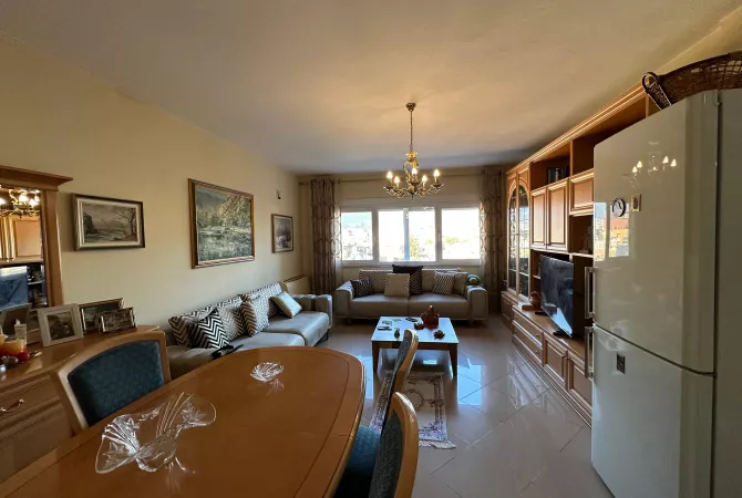 Shtepi ne shitje Apartament ne Tirane, 1+1, Mobilimi E mobiluar, Pagesa 215,000  Euro.