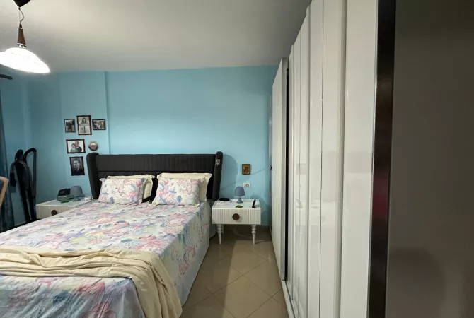 Shtepi ne shitje Apartament ne Tirane, 1+1, Mobilimi E mobiluar, Pagesa 215,000  Euro.