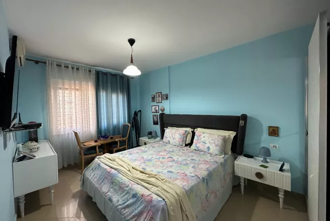 Shtepi ne shitje Apartament ne Tirane, 1+1, Mobilimi E mobiluar, Pagesa 215,000  Euro.