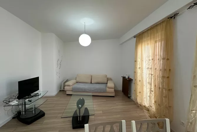 Shtepi ne shitje Apartament ne Tirane, 1+1, Mobilimi E mobiluar, Pagesa 140,000  Euro.
