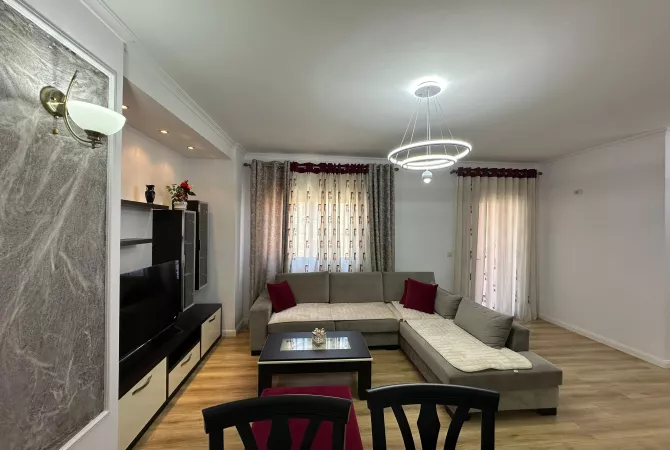Shtepi ne shitje Apartament ne Tirane, 2+1, Mobilimi E mobiluar, Pagesa 145,000  Euro.
