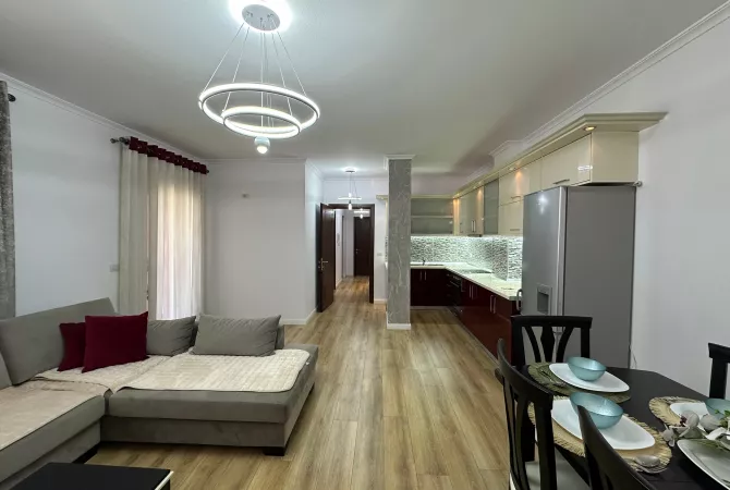 Shtepi ne shitje Apartament ne Tirane, 2+1, Mobilimi E mobiluar, Pagesa 145,000  Euro.