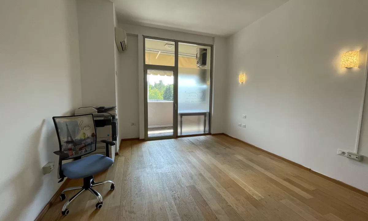 Ambient Biznesi per qira tek Garda. 