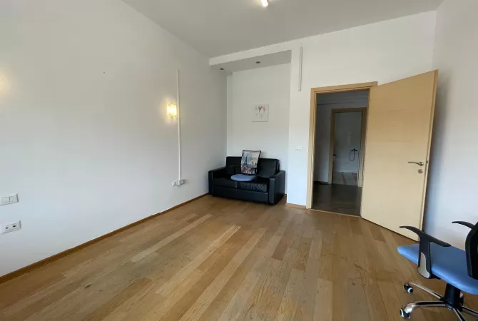 Business Property for Rent 3+1 in Tirana - 1,600 Euro