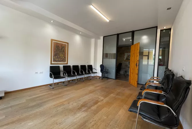 Ambient Biznesi per qira tek Garda. 