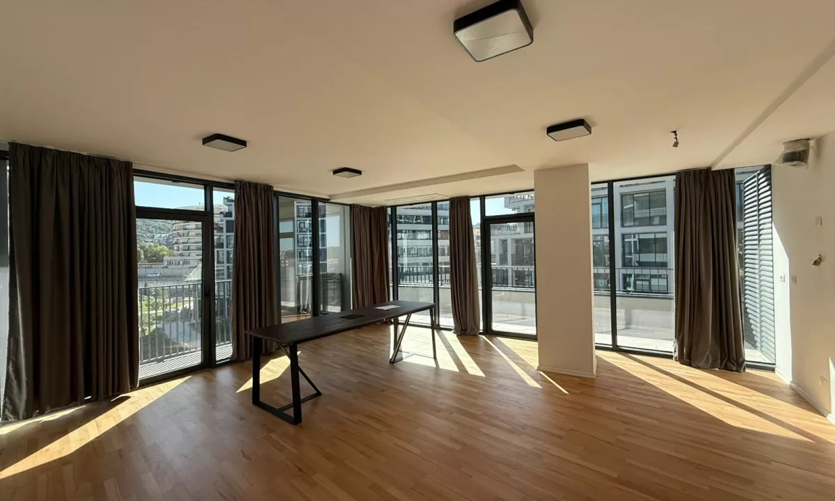 Ambient zyre per qira tek Lake View Residence.