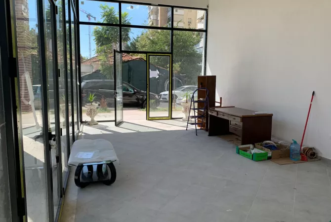 Business Property for Rent 1+1 in Tirana - 1,000 Euro