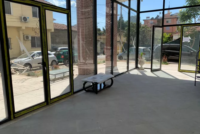 Business Property for Rent 1+1 in Tirana - 1,000 Euro