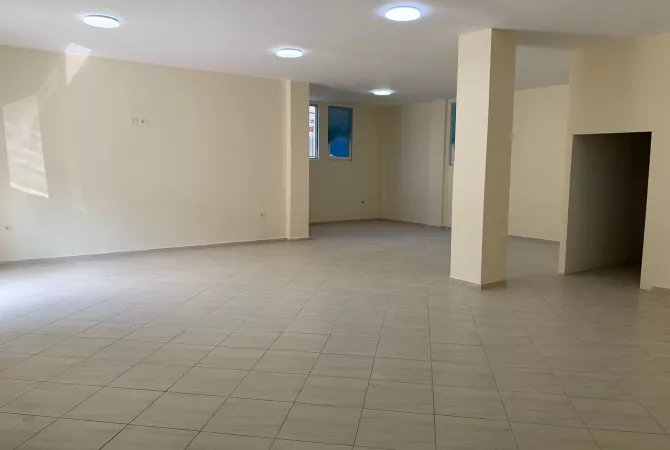 Business Property for Rent 1+1 in Tirana - 1,000 Euro