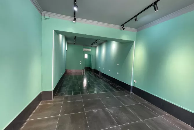 Ambient biznesi per qira tek rruba Pjeter Budi. 