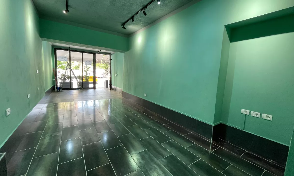 Ambient biznesi per qira tek rruba Pjeter Budi. 