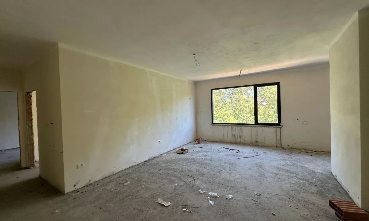 Shtepi ne shitje Apartament ne Tirane, 2+1, Mobilimi Bosh, pa mobiluar, Pagesa 219,700  Euro.