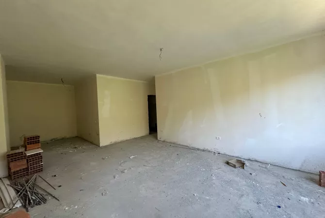 Shtepi ne shitje Apartament ne Tirane, 2+1, Mobilimi Bosh, pa mobiluar, Pagesa 219,700  Euro.