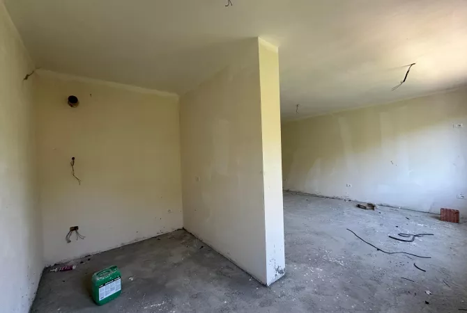 Shtepi ne shitje Apartament ne Tirane, 2+1, Mobilimi Bosh, pa mobiluar, Pagesa 219,700  Euro.