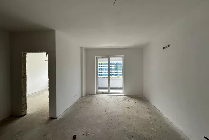 Shtepi ne shitje Apartament ne Tirane, 1+1, Mobilimi Bosh, pa mobiluar, Pagesa 76,200  Euro.