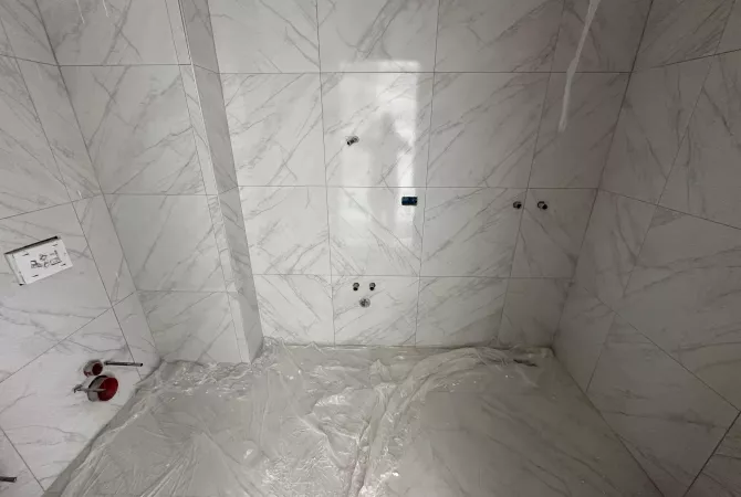 Shtepi ne shitje Apartament ne Tirane, 1+1, Mobilimi Bosh, pa mobiluar, Pagesa 76,200  Euro.