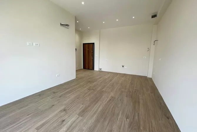 Shtepi ne shitje Apartament ne Tirane, 1+1, Mobilimi Bosh, pa mobiluar, Pagesa 98,450  Euro.