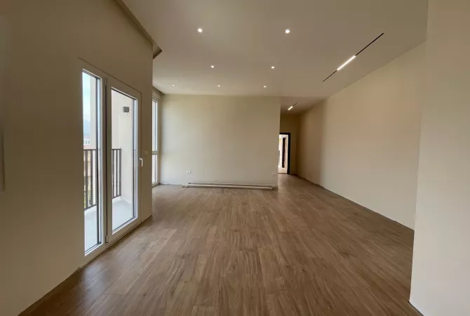 Shtepi ne shitje Apartament ne Tirane, 1+1, Mobilimi Bosh, pa mobiluar, Pagesa 124,750  Euro.