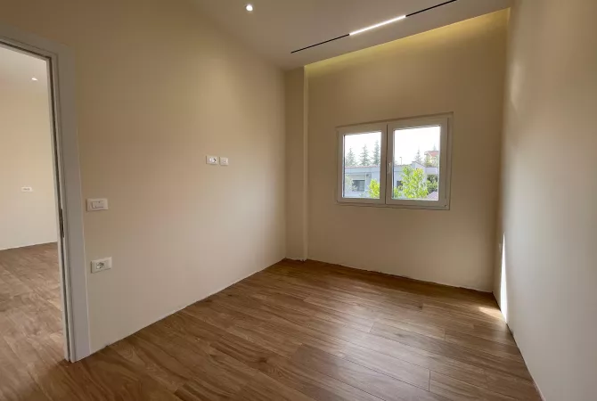 Shtepi ne shitje Apartament ne Tirane, 1+1, Mobilimi Bosh, pa mobiluar, Pagesa 91,443  Euro.