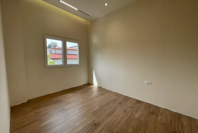 Shtepi ne shitje Apartament ne Tirane, 1+1, Mobilimi Bosh, pa mobiluar, Pagesa 91,443  Euro.