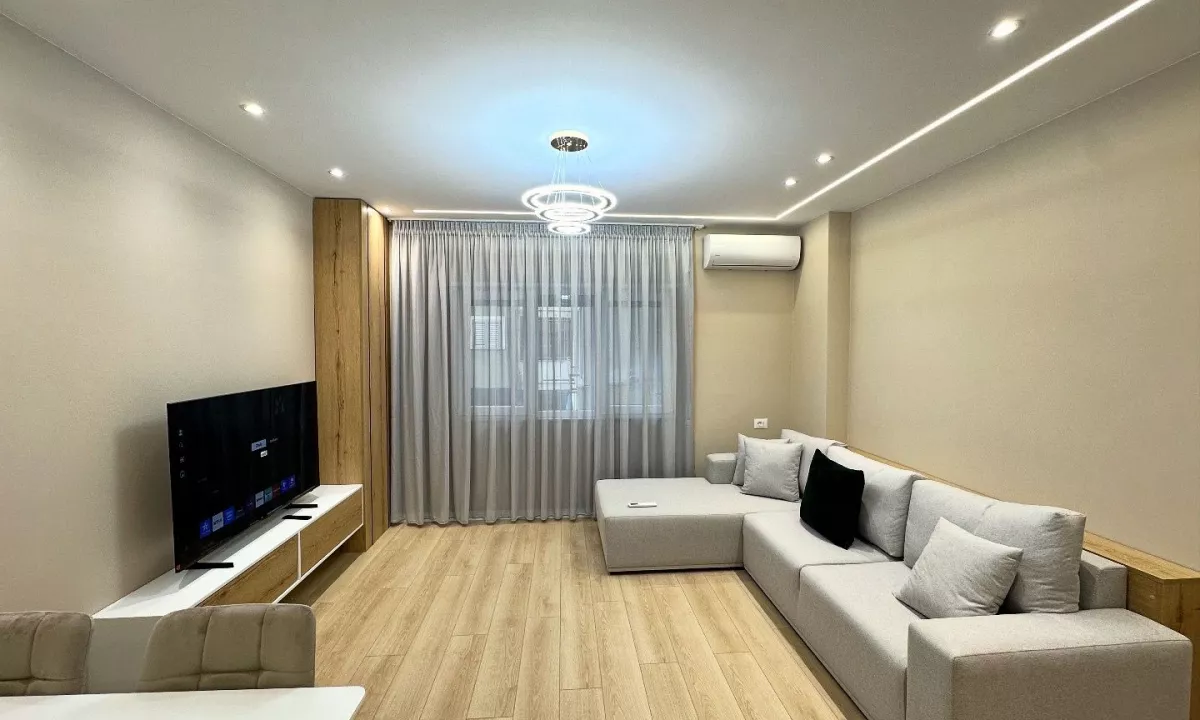 Shtepi ne shitje Apartament ne Tirane, 2+1, Mobilimi E mobiluar, Pagesa 250,000  Euro.