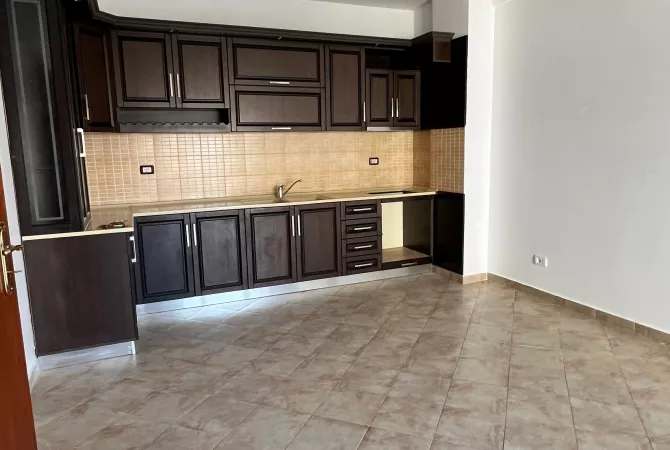 Shtepi ne shitje 3+1 ne Tirane - 128,000 Euro