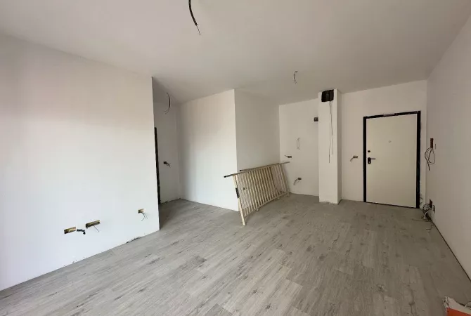 Shtepi ne shitje Apartament ne Tirane, 1+1, Mobilimi Bosh, pa mobiluar, Pagesa 146,000  Euro.