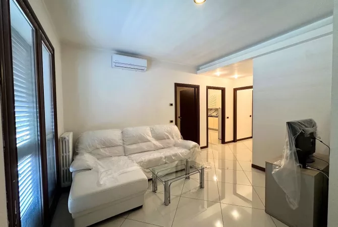 Apartament 1+1 per qira ne Kinostudio.