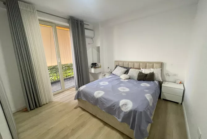 Shtepi ne shitje Apartament ne Tirane, 2+1, Mobilimi E mobiluar, Pagesa 140,000  Euro.