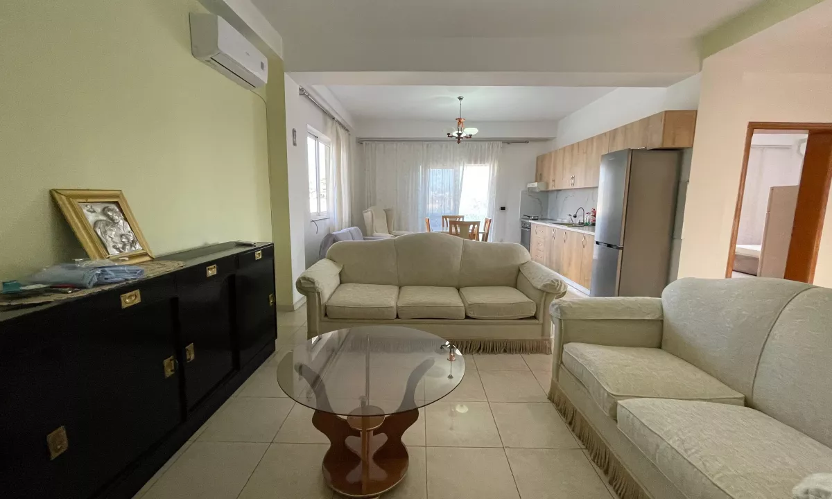 Appartamento in affitto a Tirana 2+1, Arredato