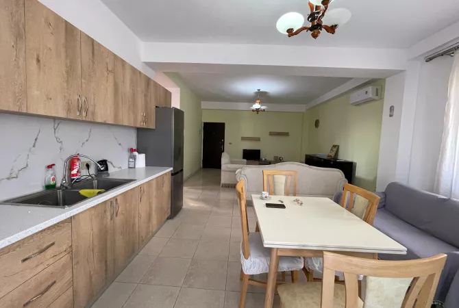 Appartamento in affitto a Tirana 2+1, Arredato