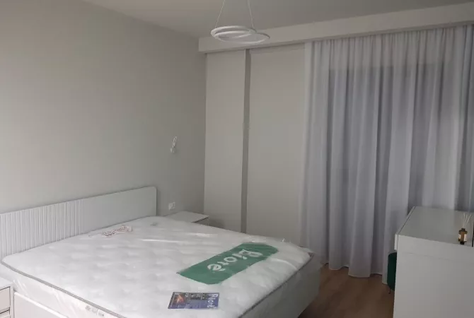 Shtepi ne shitje Apartament ne Tirane, 2+1, Mobilimi E mobiluar, Pagesa 24,000,000  Leke.