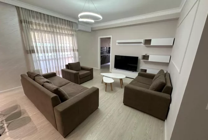 Apartament 3+1 per qira tek Ish-Ekspozita. 