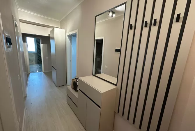 Shtepi me qera Apartament ne Tirane, 3+1, Mobilimi E mobiluar, Pagesa 1,300  Euro.