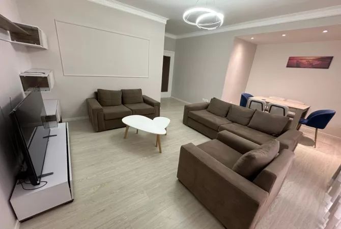 Shtepi me qera Apartament ne Tirane, 3+1, Mobilimi E mobiluar, Pagesa 1,300  Euro.
