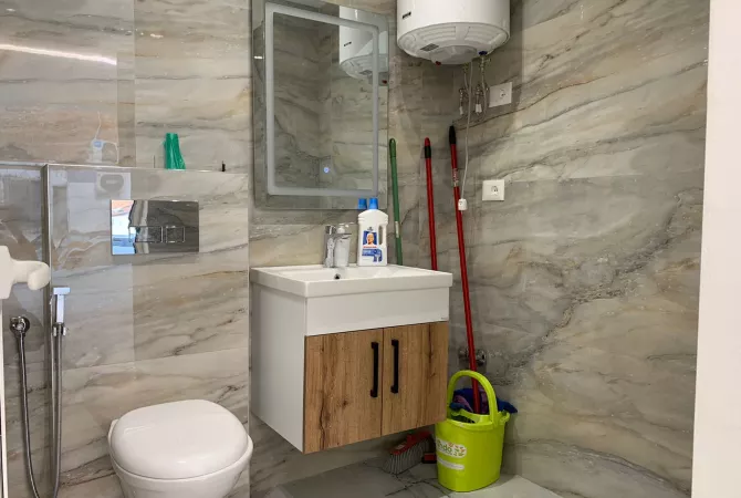 Business Property for Rent 1+1 in Tirana - 1,100 Euro