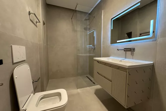 Shtepi ne shitje Apartament ne Tirane, 1+1, Mobilimi E mobiluar, Pagesa 365,000  Euro.