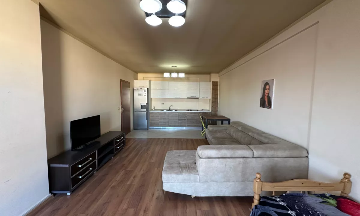 Shtepi ne shitje Apartament ne Tirane, 2+1, Mobilimi E mobiluar, Pagesa 144,000  Euro.