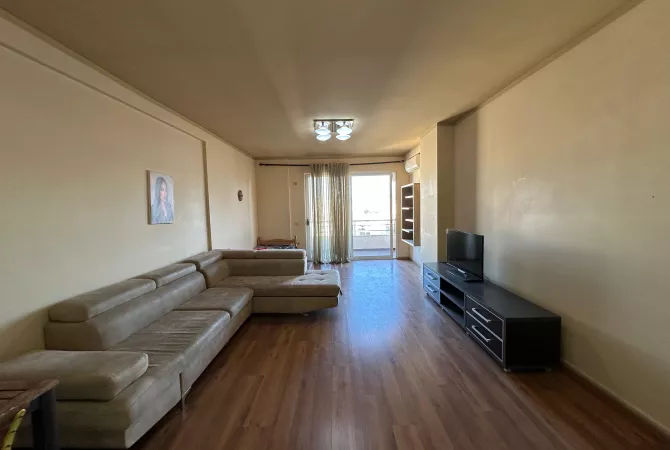 Shtepi ne shitje Apartament ne Tirane, 2+1, Mobilimi E mobiluar, Pagesa 144,000  Euro.