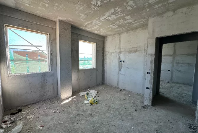 Shtepi ne shitje Apartament ne Tirane, 2+1, Mobilimi Bosh, pa mobiluar, Pagesa 110,000  Euro.