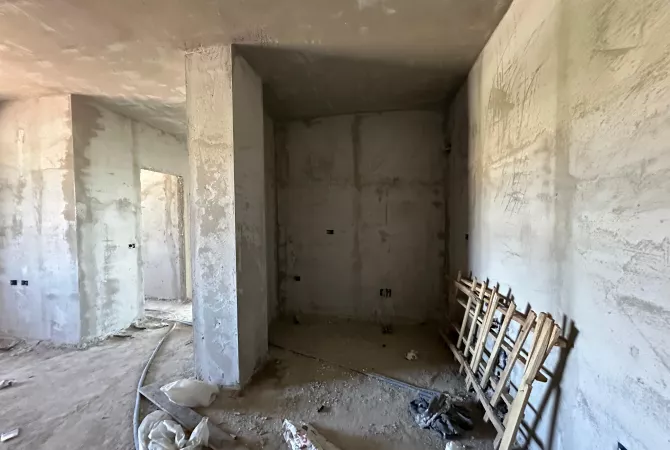 Shtepi ne shitje Apartament ne Tirane, 2+1, Mobilimi Bosh, pa mobiluar, Pagesa 110,000  Euro.